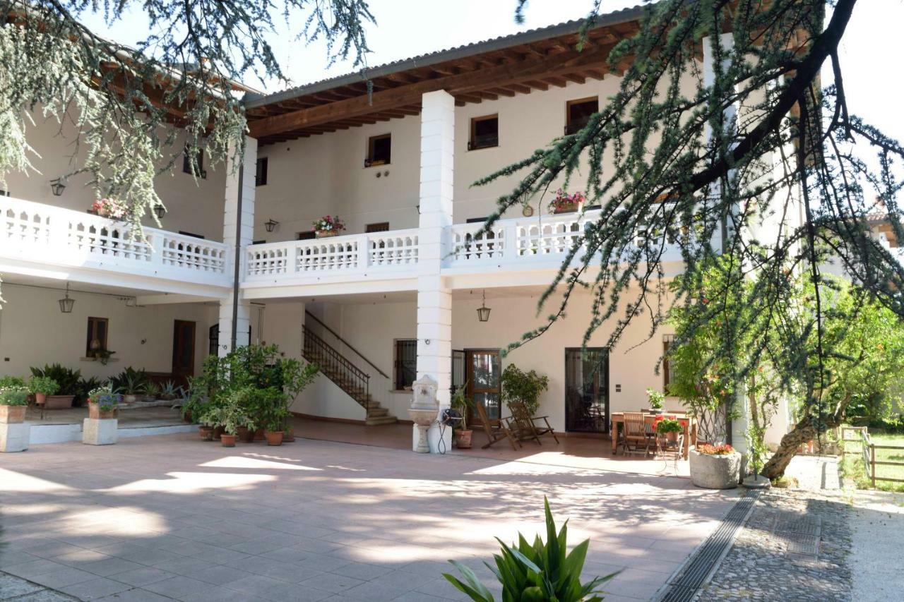 San Carlo Appartamenti Vacanze Soiano Del Lago Eksteriør billede